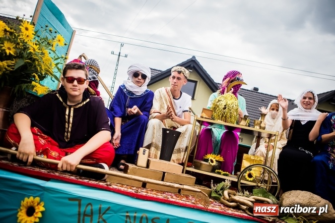 Zdjęcie w galerii na portalu naszraciborz.pl: Niebo łaskawe dla Zabełkowa. Dożynki gminy Krzyżanowice FOTOREPORTAŻ wiadomości z regionu