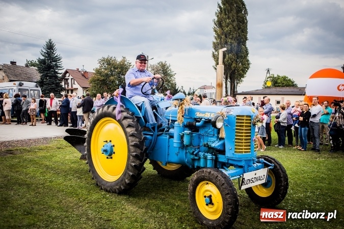 Zdjęcie w galerii na portalu naszraciborz.pl: Niebo łaskawe dla Zabełkowa. Dożynki gminy Krzyżanowice FOTOREPORTAŻ wiadomości z regionu