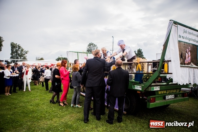 Zdjęcie w galerii na portalu naszraciborz.pl: Niebo łaskawe dla Zabełkowa. Dożynki gminy Krzyżanowice FOTOREPORTAŻ wiadomości z regionu