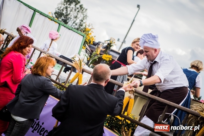 Zdjęcie w galerii na portalu naszraciborz.pl: Niebo łaskawe dla Zabełkowa. Dożynki gminy Krzyżanowice FOTOREPORTAŻ wiadomości z regionu