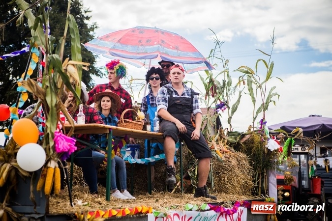 Zdjęcie w galerii na portalu naszraciborz.pl: Niebo łaskawe dla Zabełkowa. Dożynki gminy Krzyżanowice FOTOREPORTAŻ wiadomości z regionu