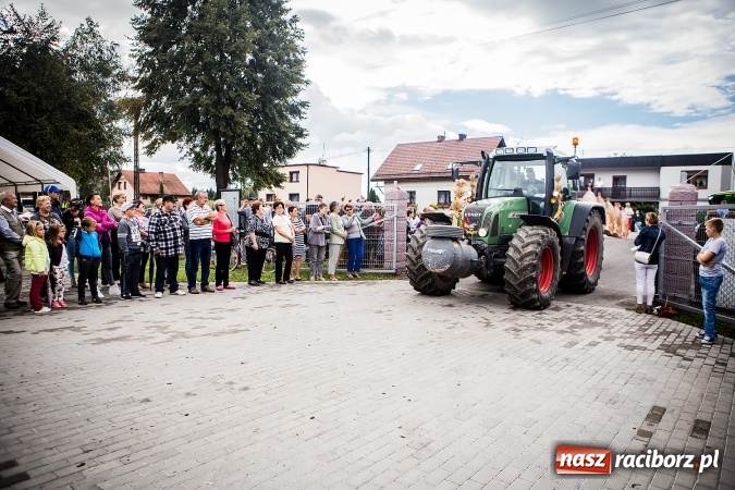 Zdjęcie w galerii na portalu naszraciborz.pl: Niebo łaskawe dla Zabełkowa. Dożynki gminy Krzyżanowice FOTOREPORTAŻ wiadomości z regionu
