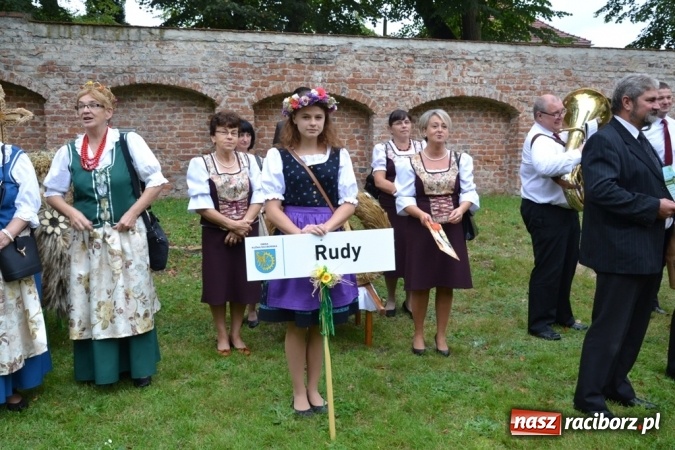 Zdjęcie w galerii na portalu naszraciborz.pl: Biedy nie szukajcie w Afryce – dożynki diecezjalne w Rudach!  wiadomości z regionu