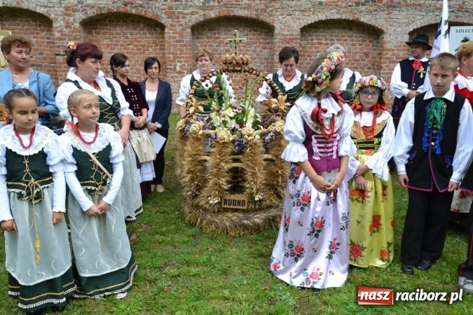 Zdjęcie w galerii na portalu naszraciborz.pl: Biedy nie szukajcie w Afryce – dożynki diecezjalne w Rudach!  wiadomości z regionu