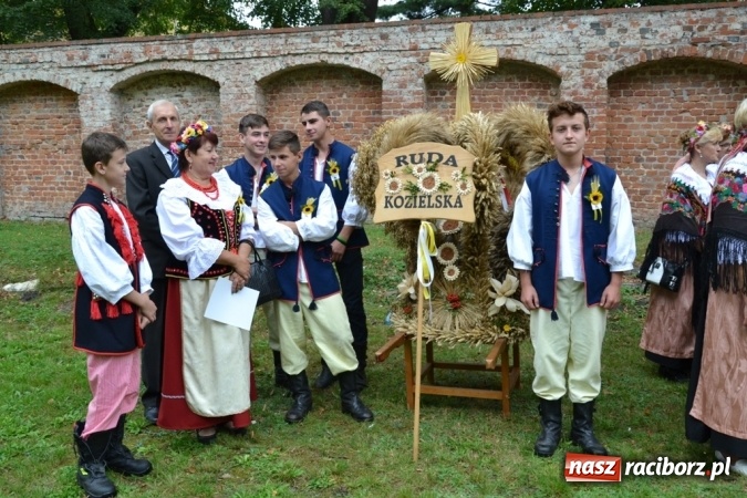 Zdjęcie w galerii na portalu naszraciborz.pl: Biedy nie szukajcie w Afryce – dożynki diecezjalne w Rudach!  wiadomości z regionu