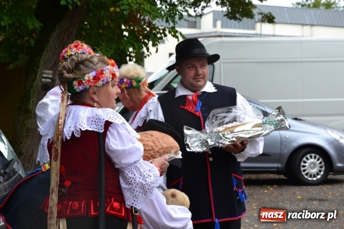 Zdjęcie w galerii na portalu naszraciborz.pl: Biedy nie szukajcie w Afryce – dożynki diecezjalne w Rudach!  wiadomości z regionu
