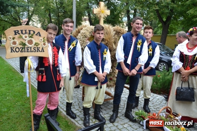 Zdjęcie w galerii na portalu naszraciborz.pl: Biedy nie szukajcie w Afryce – dożynki diecezjalne w Rudach!  wiadomości z regionu