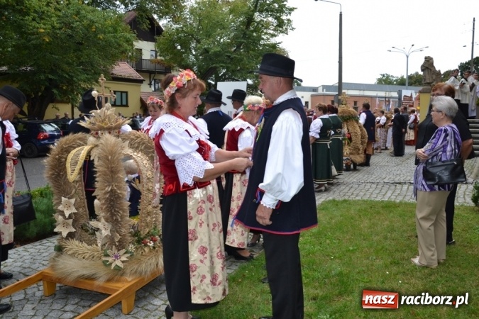 Zdjęcie w galerii na portalu naszraciborz.pl: Biedy nie szukajcie w Afryce – dożynki diecezjalne w Rudach!  wiadomości z regionu
