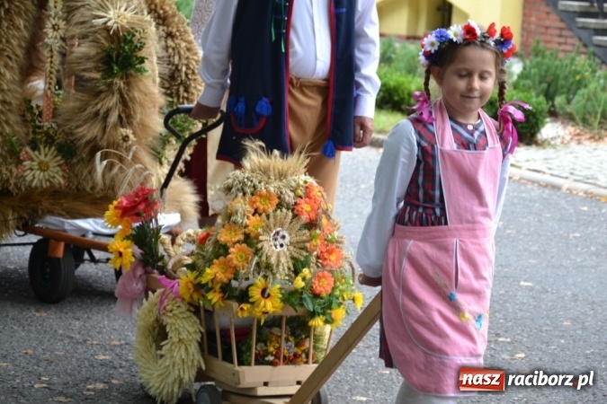 Zdjęcie w galerii na portalu naszraciborz.pl: Biedy nie szukajcie w Afryce – dożynki diecezjalne w Rudach!  wiadomości z regionu