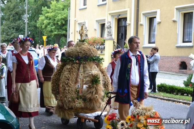 Zdjęcie w galerii na portalu naszraciborz.pl: Biedy nie szukajcie w Afryce – dożynki diecezjalne w Rudach!  wiadomości z regionu