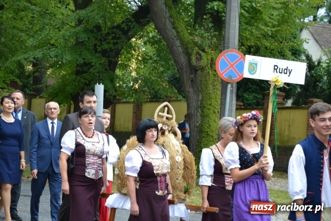 Zdjęcie w galerii na portalu naszraciborz.pl: Biedy nie szukajcie w Afryce – dożynki diecezjalne w Rudach!  wiadomości z regionu