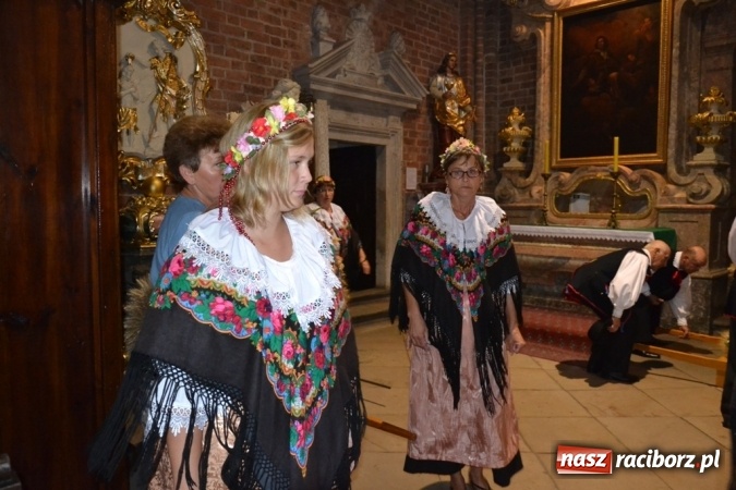 Zdjęcie w galerii na portalu naszraciborz.pl: Biedy nie szukajcie w Afryce – dożynki diecezjalne w Rudach!  wiadomości z regionu