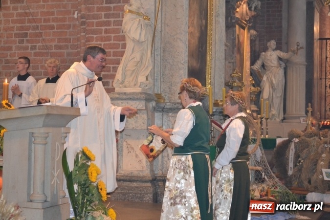 Zdjęcie w galerii na portalu naszraciborz.pl: Biedy nie szukajcie w Afryce – dożynki diecezjalne w Rudach!  wiadomości z regionu