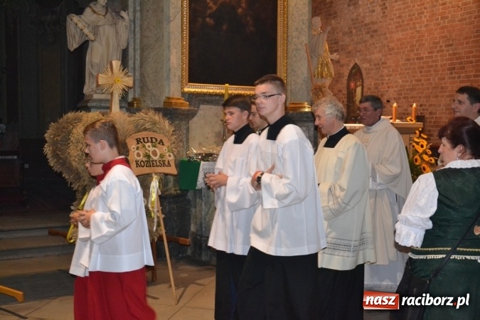 Zdjęcie w galerii na portalu naszraciborz.pl: Biedy nie szukajcie w Afryce – dożynki diecezjalne w Rudach!  wiadomości z regionu