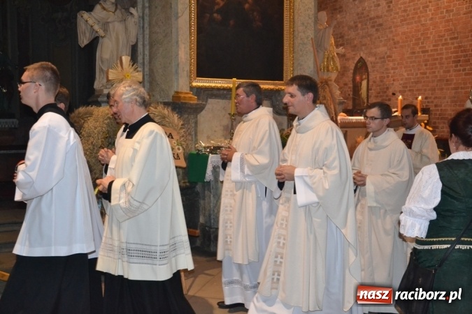 Zdjęcie w galerii na portalu naszraciborz.pl: Biedy nie szukajcie w Afryce – dożynki diecezjalne w Rudach!  wiadomości z regionu