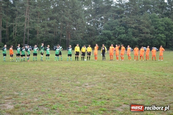 Zdjęcie w galerii na portalu naszraciborz.pl: Adamowice kontra Jankowice. Komplet punktów gospodarzy wiadomości z regionu