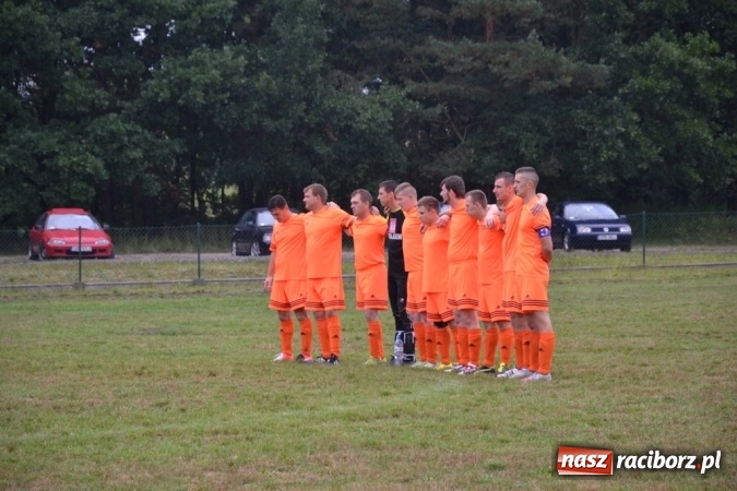 Zdjęcie w galerii na portalu naszraciborz.pl: Adamowice kontra Jankowice. Komplet punktów gospodarzy wiadomości z regionu