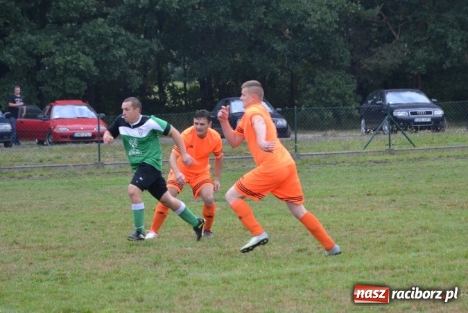 Zdjęcie w galerii na portalu naszraciborz.pl: Adamowice kontra Jankowice. Komplet punktów gospodarzy wiadomości z regionu