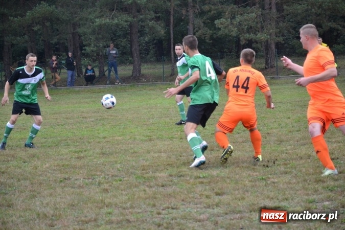 Zdjęcie w galerii na portalu naszraciborz.pl: Adamowice kontra Jankowice. Komplet punktów gospodarzy wiadomości z regionu