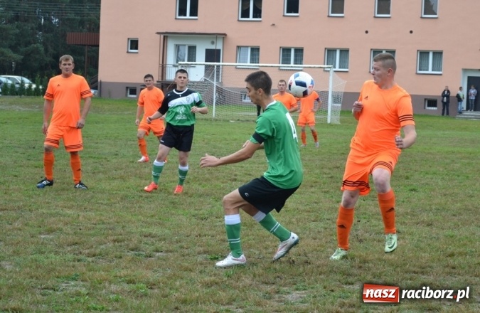 Zdjęcie w galerii na portalu naszraciborz.pl: Adamowice kontra Jankowice. Komplet punktów gospodarzy wiadomości z regionu