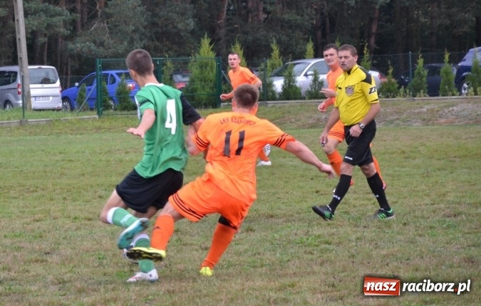 Zdjęcie w galerii na portalu naszraciborz.pl: Adamowice kontra Jankowice. Komplet punktów gospodarzy wiadomości z regionu