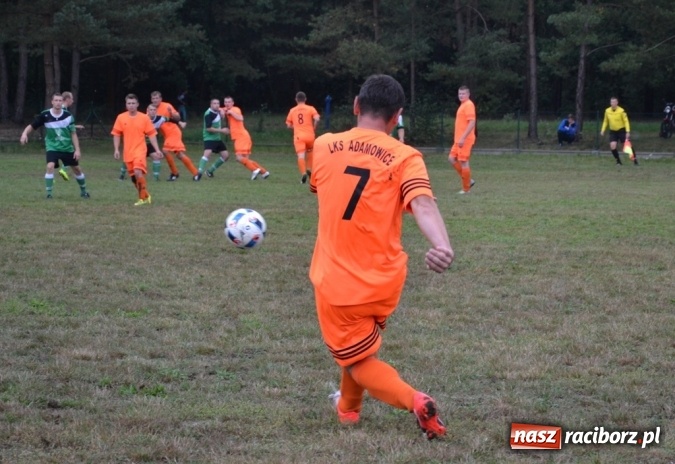 Zdjęcie w galerii na portalu naszraciborz.pl: Adamowice kontra Jankowice. Komplet punktów gospodarzy wiadomości z regionu