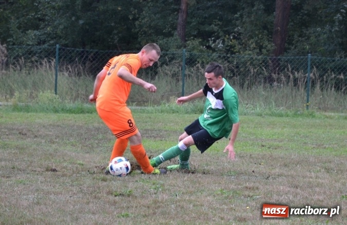 Zdjęcie w galerii na portalu naszraciborz.pl: Adamowice kontra Jankowice. Komplet punktów gospodarzy wiadomości z regionu