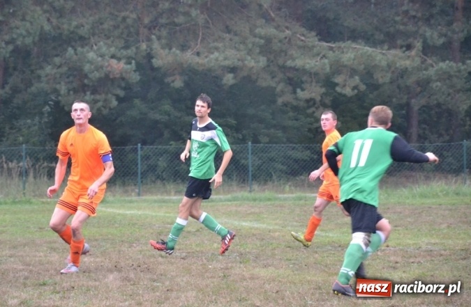 Zdjęcie w galerii na portalu naszraciborz.pl: Adamowice kontra Jankowice. Komplet punktów gospodarzy wiadomości z regionu