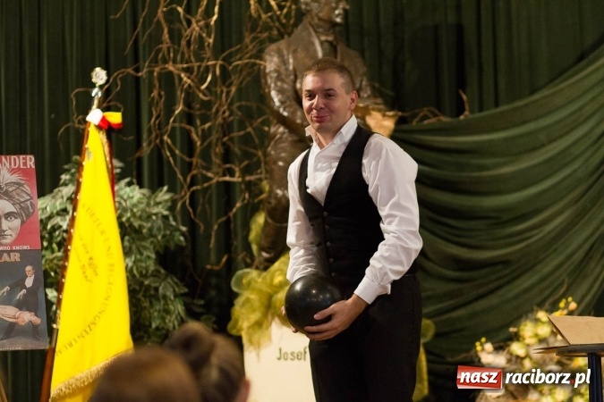 Zdjęcie w galerii na portalu naszraciborz.pl: Jesień z Sędziwojem, czyli od alchemii do kosmosu  wiadomości z regionu