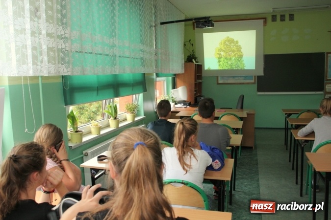Zdjęcie w galerii na portalu naszraciborz.pl: Pracowita sobota w gimnazjum w Kornowacu wiadomości z regionu