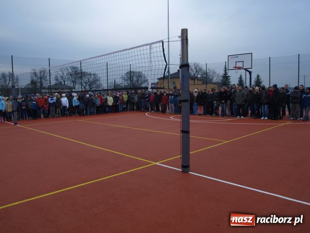 Zdjęcie w galerii na portalu naszraciborz.pl: W Tworkowie mają nowoczesne boisko wiadomości z regionu
