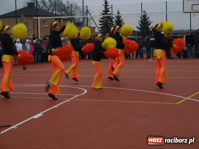 Zdjęcie w galerii na portalu naszraciborz.pl: W Tworkowie mają nowoczesne boisko wiadomości z regionu
