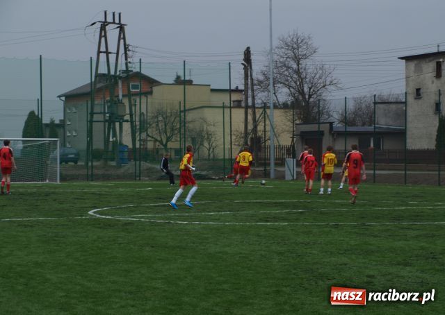 Zdjęcie w galerii na portalu naszraciborz.pl: W Tworkowie mają nowoczesne boisko wiadomości z regionu
