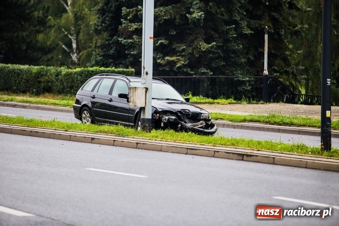 Zdjęcie w galerii na portalu naszraciborz.pl: Tym kończy się brawura na Odrostradzie wiadomości z regionu