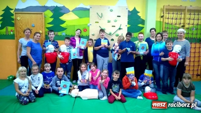 Zdjęcie w galerii na portalu naszraciborz.pl: Halo, zdarzył się wypadek! Czyli nauka pierwszej pomocy w Zespole Szkół Specjalnych wiadomości z regionu