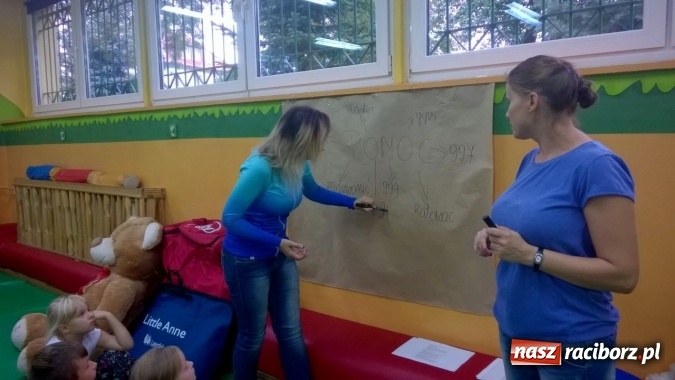 Zdjęcie w galerii na portalu naszraciborz.pl: Halo, zdarzył się wypadek! Czyli nauka pierwszej pomocy w Zespole Szkół Specjalnych wiadomości z regionu