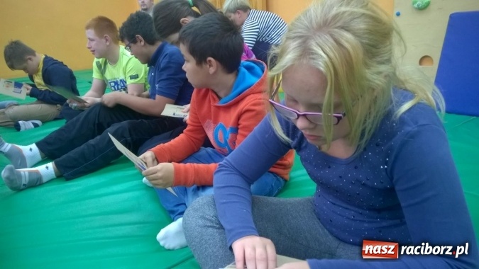 Zdjęcie w galerii na portalu naszraciborz.pl: Halo, zdarzył się wypadek! Czyli nauka pierwszej pomocy w Zespole Szkół Specjalnych wiadomości z regionu