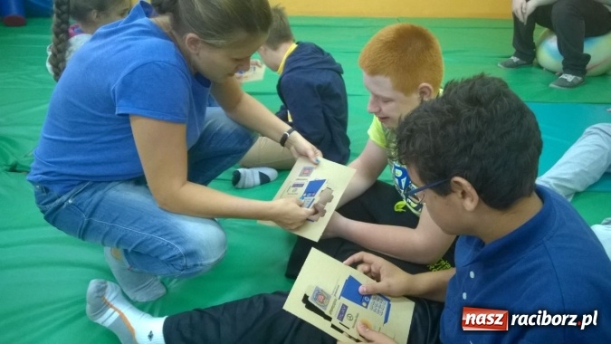 Zdjęcie w galerii na portalu naszraciborz.pl: Halo, zdarzył się wypadek! Czyli nauka pierwszej pomocy w Zespole Szkół Specjalnych wiadomości z regionu