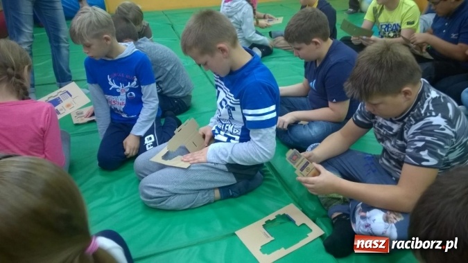 Zdjęcie w galerii na portalu naszraciborz.pl: Halo, zdarzył się wypadek! Czyli nauka pierwszej pomocy w Zespole Szkół Specjalnych wiadomości z regionu
