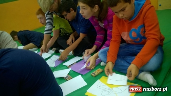Zdjęcie w galerii na portalu naszraciborz.pl: Halo, zdarzył się wypadek! Czyli nauka pierwszej pomocy w Zespole Szkół Specjalnych wiadomości z regionu