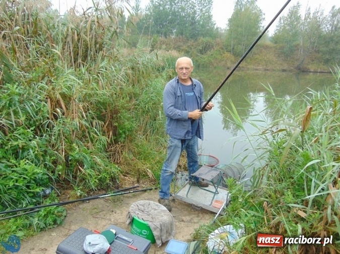 Zdjęcie w galerii na portalu naszraciborz.pl: Na łowisku nr 635 Ostróg odbyły się zawody w dyscyplinie spławikowej Weterani 55+ wiadomości z regionu