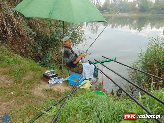 Zdjęcie w galerii na portalu naszraciborz.pl: Na łowisku nr 635 Ostróg odbyły się zawody w dyscyplinie spławikowej Weterani 55+ wiadomości z regionu