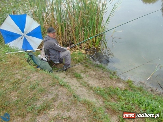 Zdjęcie w galerii na portalu naszraciborz.pl: Na łowisku nr 635 Ostróg odbyły się zawody w dyscyplinie spławikowej Weterani 55+ wiadomości z regionu