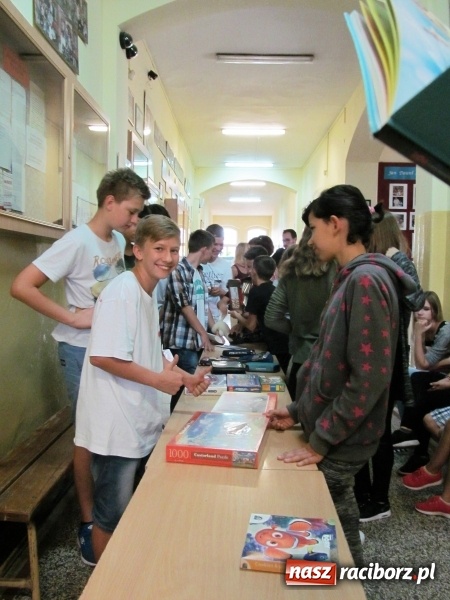 Zdjęcie w galerii na portalu naszraciborz.pl: Drugie życie naszych rzeczy, czyli recykling inaczej w Gimnazjum nr 5 wiadomości z regionu