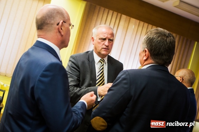 Zdjęcie w galerii na portalu naszraciborz.pl: Szef śląskiego NFZ-etu odwiedził raciborską lecznicę wiadomości z regionu