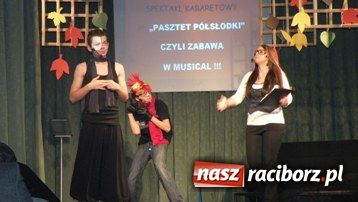 Zdjęcie w galerii na portalu naszraciborz.pl: Pasztet półsłodki, czyli zabawa w musical wiadomości z regionu