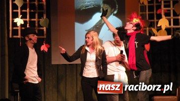 Zdjęcie w galerii na portalu naszraciborz.pl: Pasztet półsłodki, czyli zabawa w musical wiadomości z regionu