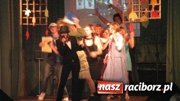 Zdjęcie w galerii na portalu naszraciborz.pl: Pasztet półsłodki, czyli zabawa w musical wiadomości z regionu