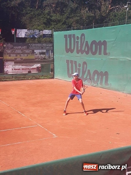 Zdjęcie w galerii na portalu naszraciborz.pl: Tenis ziemny: Udany występ Piotra Raczka na Drużynowych Mistrzostwach Polski wiadomości z regionu