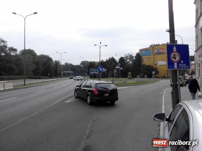 Zdjęcie w galerii na portalu naszraciborz.pl: Ten kierowca z Opolszczyzny jest absolutnym mistrzem parkowania w Raciborzu! wiadomości z regionu